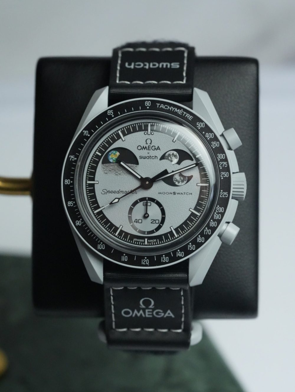 Swatch x OMEGA MoonSwatch Collection: Mission To EarthPhase SO33M700